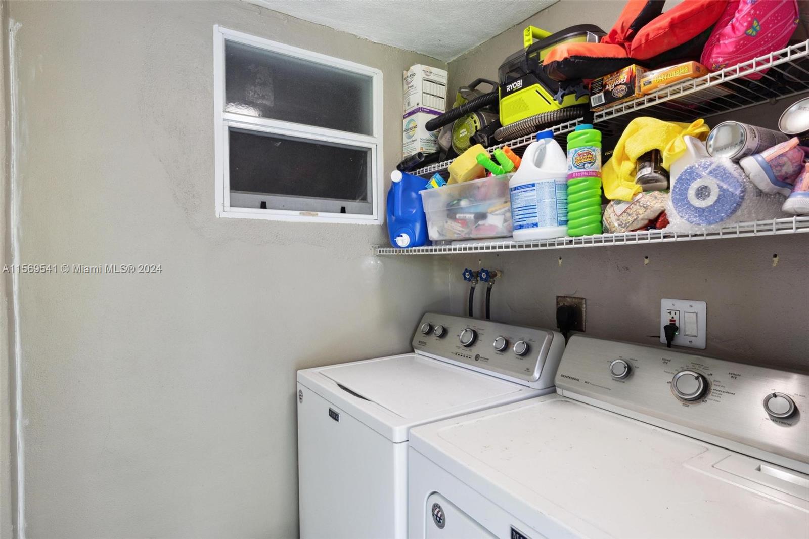 1017 NE 3rd St, Hallandale Beach, Florida 33009, 4 Bedrooms Bedrooms, ,3 BathroomsBathrooms,Residential,For Sale,1017 NE 3rd St,A11569541