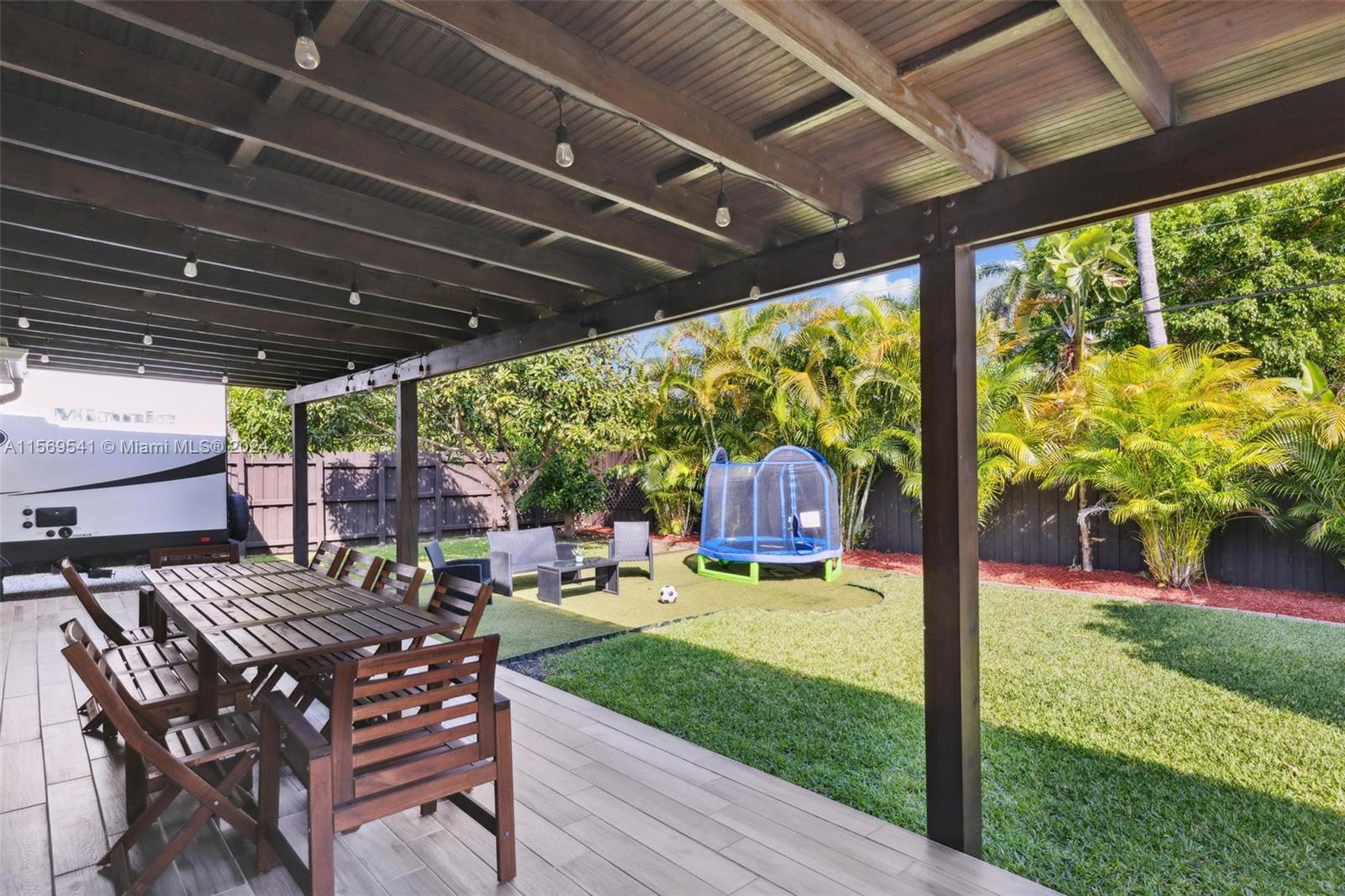 1017 NE 3rd St, Hallandale Beach, Florida 33009, 4 Bedrooms Bedrooms, ,3 BathroomsBathrooms,Residential,For Sale,1017 NE 3rd St,A11569541