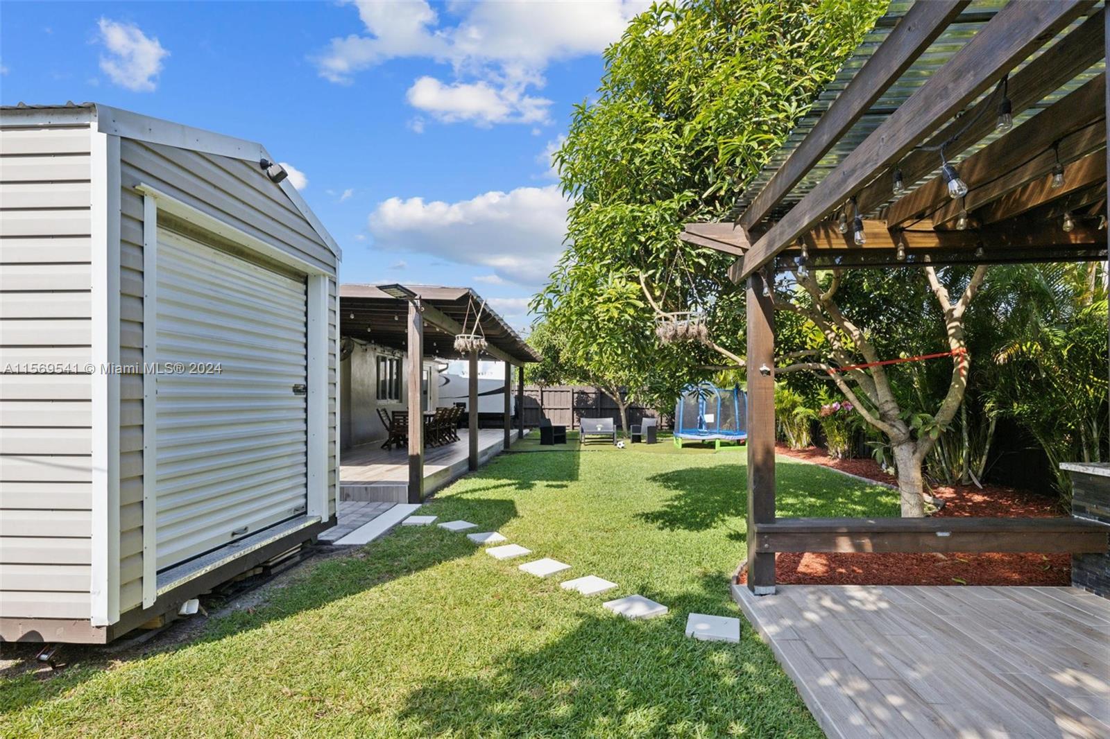 1017 NE 3rd St, Hallandale Beach, Florida 33009, 4 Bedrooms Bedrooms, ,3 BathroomsBathrooms,Residential,For Sale,1017 NE 3rd St,A11569541