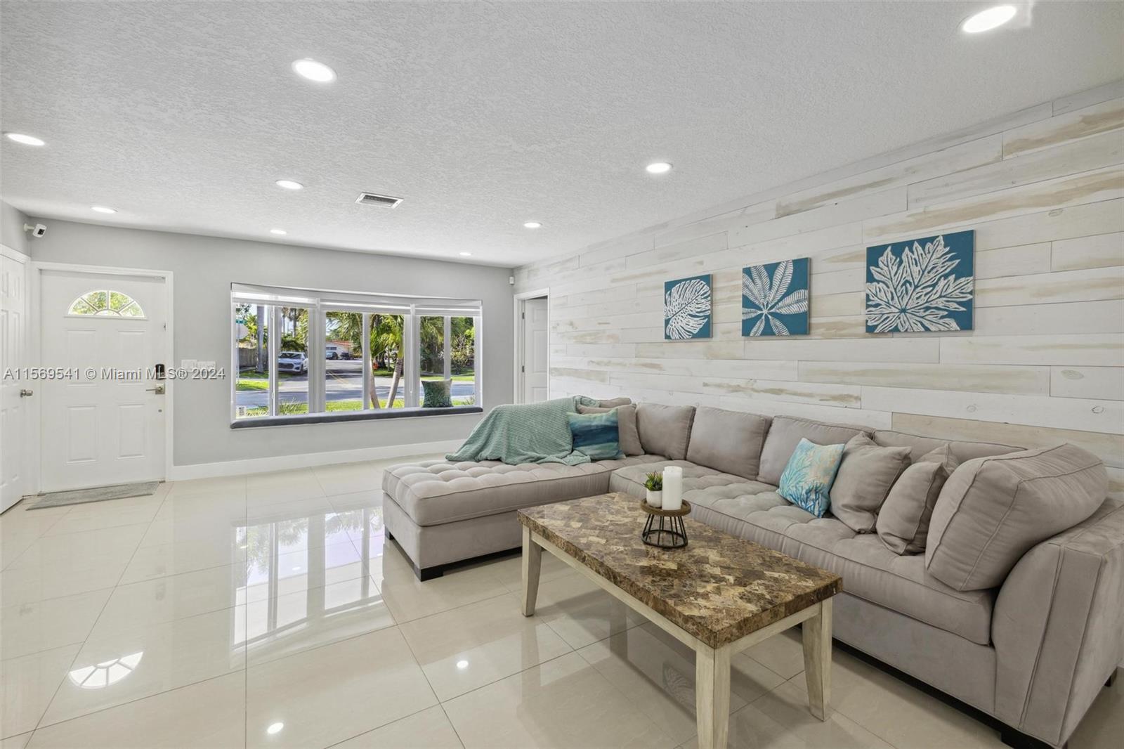 1017 NE 3rd St, Hallandale Beach, Florida 33009, 4 Bedrooms Bedrooms, ,3 BathroomsBathrooms,Residential,For Sale,1017 NE 3rd St,A11569541