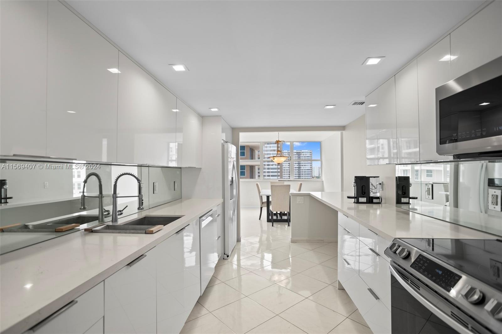 1904 S Ocean Dr 1606, Hallandale Beach, Florida 33009, 2 Bedrooms Bedrooms, ,2 BathroomsBathrooms,Residential,For Sale,1904 S Ocean Dr 1606,A11569407