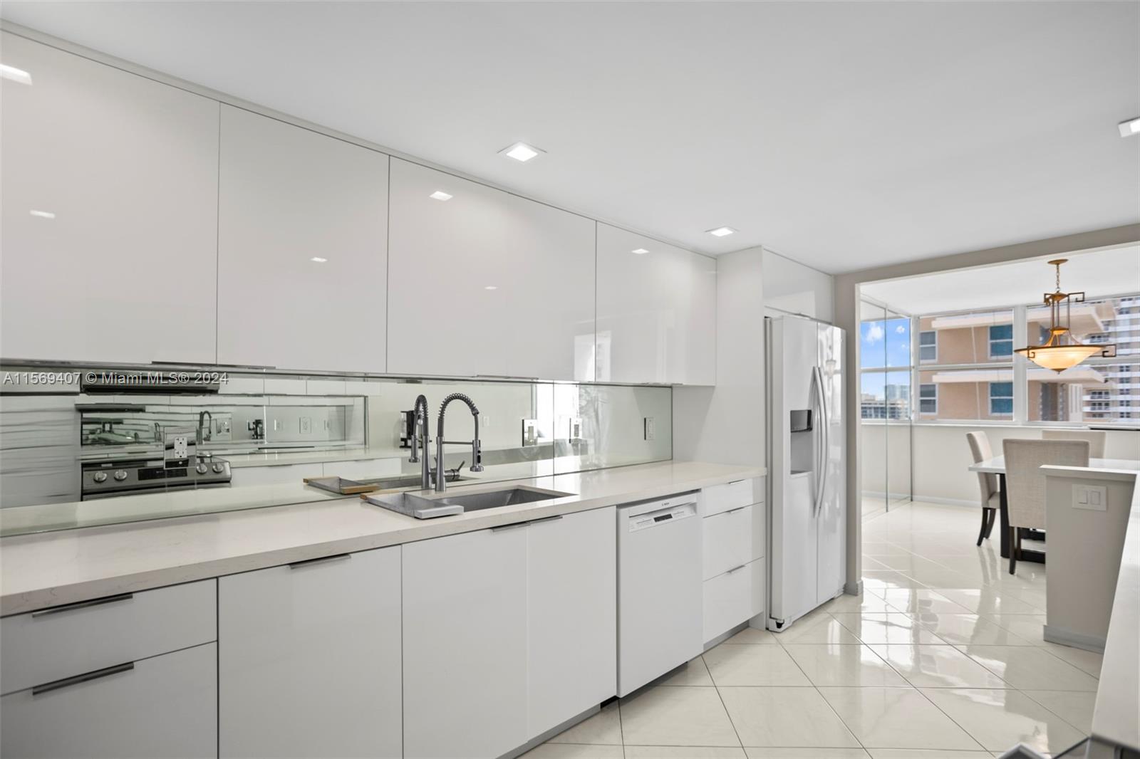 1904 S Ocean Dr 1606, Hallandale Beach, Florida 33009, 2 Bedrooms Bedrooms, ,2 BathroomsBathrooms,Residential,For Sale,1904 S Ocean Dr 1606,A11569407