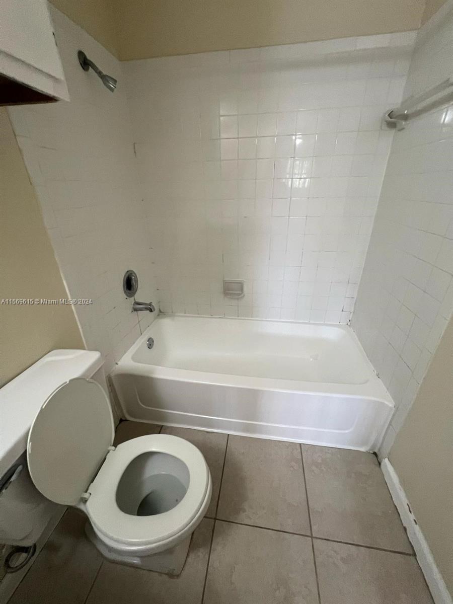 4088 N Pine Island Rd 413, Sunrise, Florida 33351, 1 Bedroom Bedrooms, ,1 BathroomBathrooms,Residentiallease,For Rent,4088 N Pine Island Rd 413,A11569615