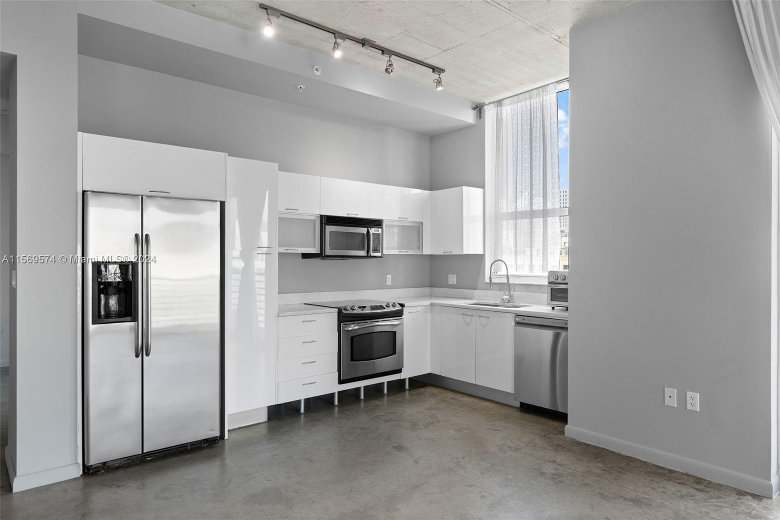 133 NE 2nd Ave 713, Miami, Florida 33132, 2 Bedrooms Bedrooms, ,2 BathroomsBathrooms,Residentiallease,For Rent,133 NE 2nd Ave 713,A11569574