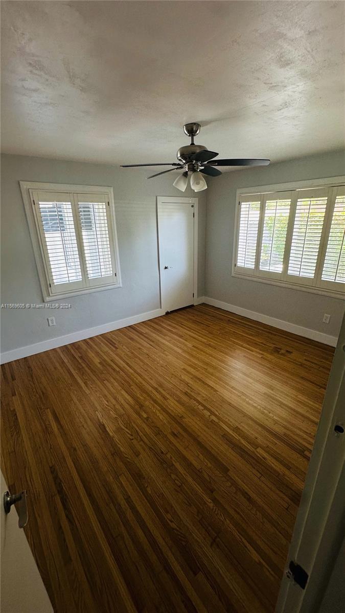 3055 NW 13th St ., Miami, Florida 33125, 5 Bedrooms Bedrooms, ,4 BathroomsBathrooms,Residentiallease,For Rent,3055 NW 13th St .,A11569605