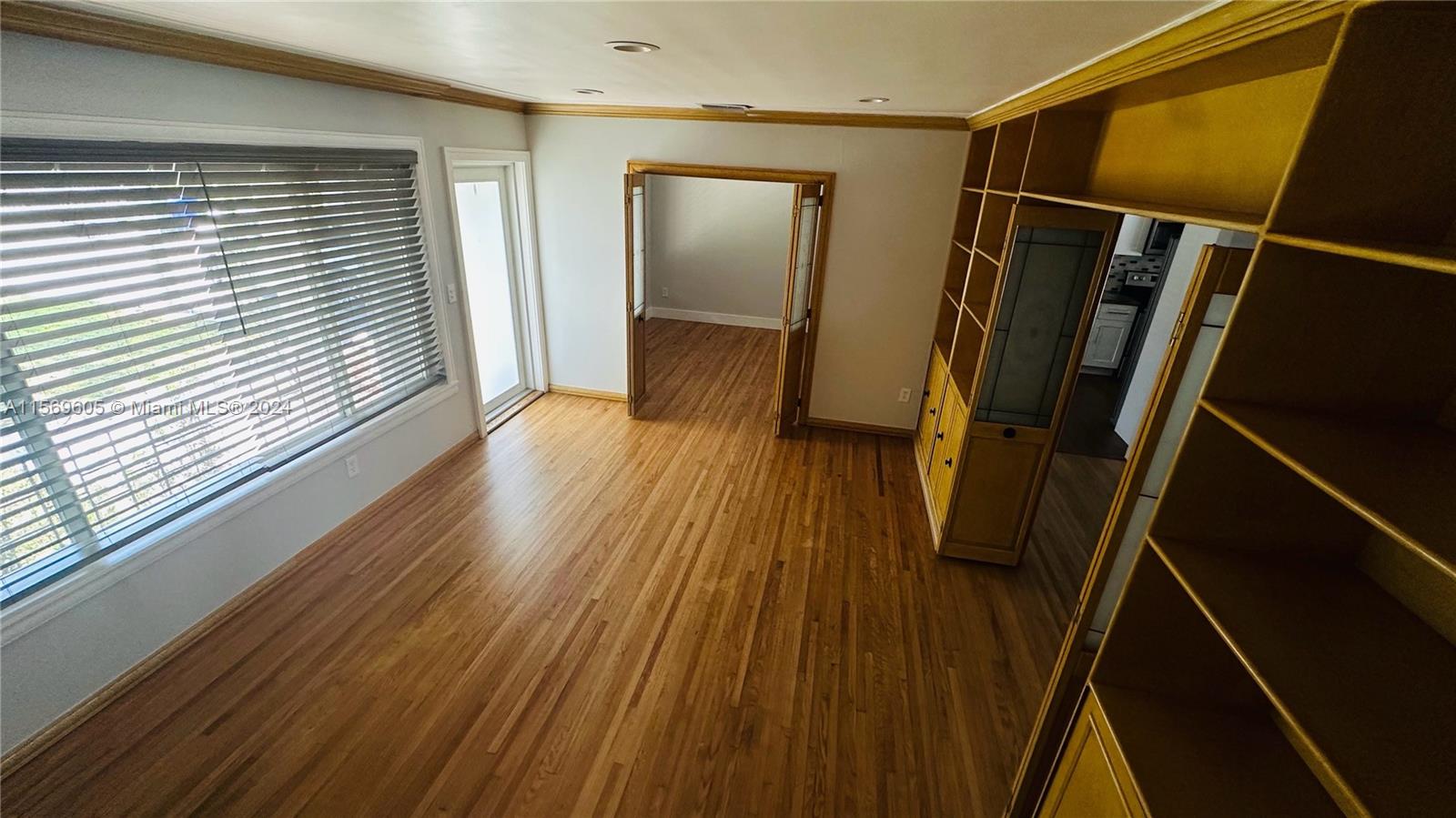 3055 NW 13th St ., Miami, Florida 33125, 5 Bedrooms Bedrooms, ,4 BathroomsBathrooms,Residentiallease,For Rent,3055 NW 13th St .,A11569605