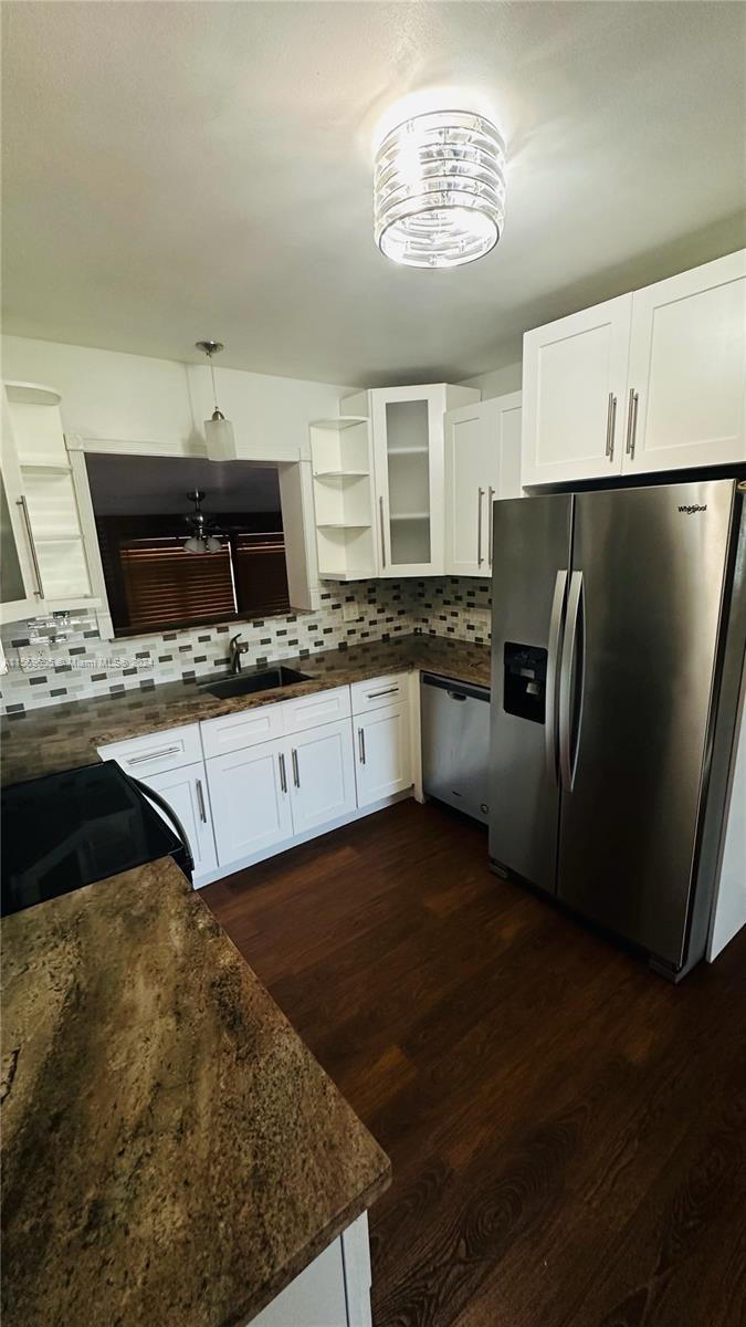 3055 NW 13th St ., Miami, Florida 33125, 5 Bedrooms Bedrooms, ,4 BathroomsBathrooms,Residentiallease,For Rent,3055 NW 13th St .,A11569605