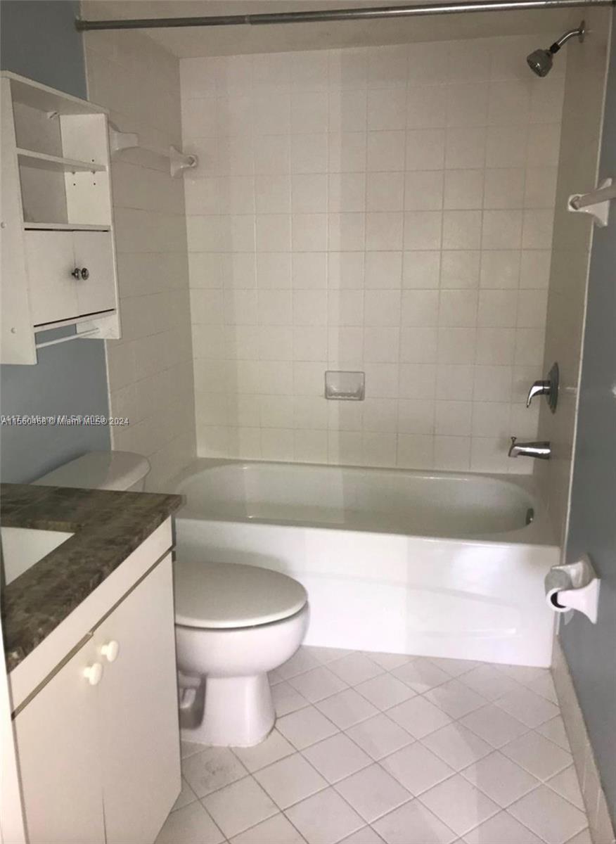 2701 SE 12th Pl 102, Homestead, Florida 33035, 2 Bedrooms Bedrooms, ,2 BathroomsBathrooms,Residentiallease,For Rent,2701 SE 12th Pl 102,A11560468