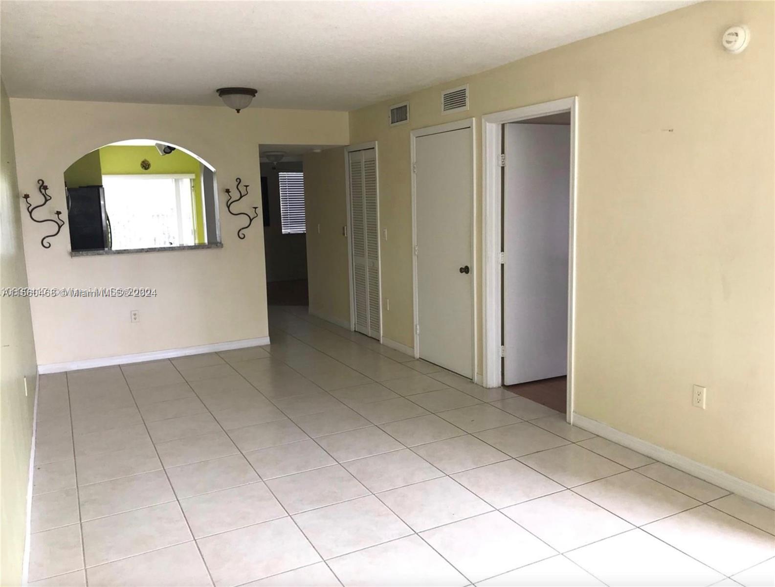 2701 SE 12th Pl 102, Homestead, Florida 33035, 2 Bedrooms Bedrooms, ,2 BathroomsBathrooms,Residentiallease,For Rent,2701 SE 12th Pl 102,A11560468