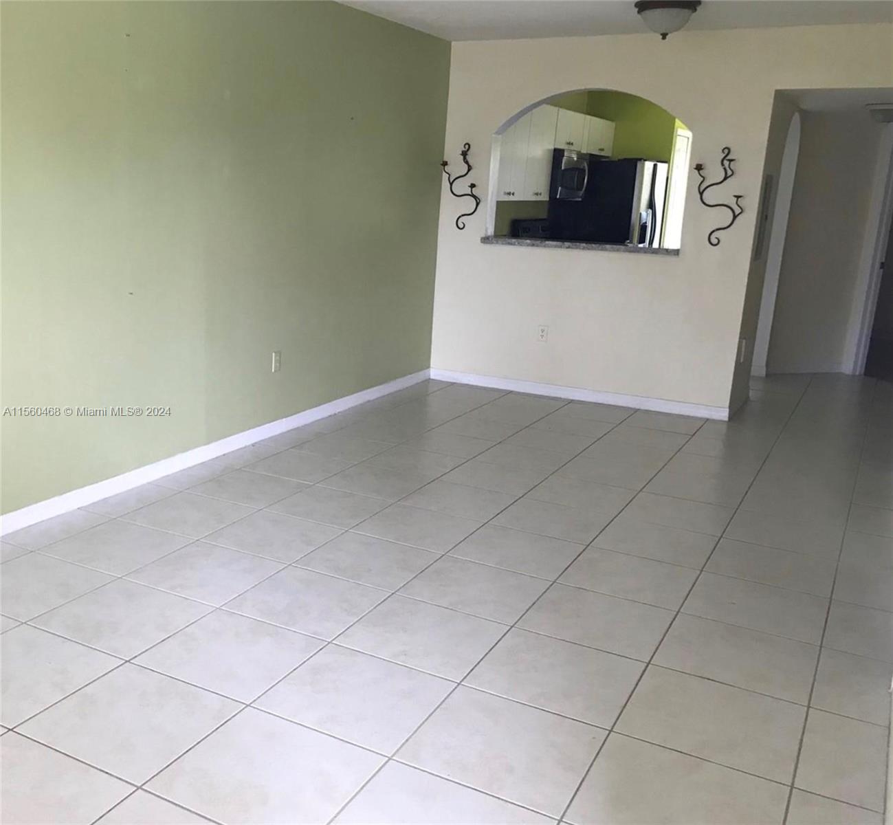 2701 SE 12th Pl 102, Homestead, Florida 33035, 2 Bedrooms Bedrooms, ,2 BathroomsBathrooms,Residentiallease,For Rent,2701 SE 12th Pl 102,A11560468