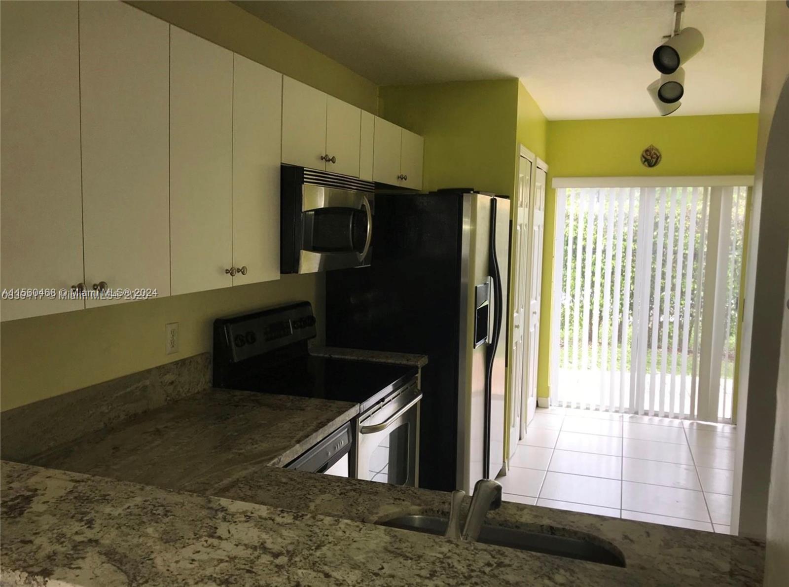 2701 SE 12th Pl 102, Homestead, Florida 33035, 2 Bedrooms Bedrooms, ,2 BathroomsBathrooms,Residentiallease,For Rent,2701 SE 12th Pl 102,A11560468