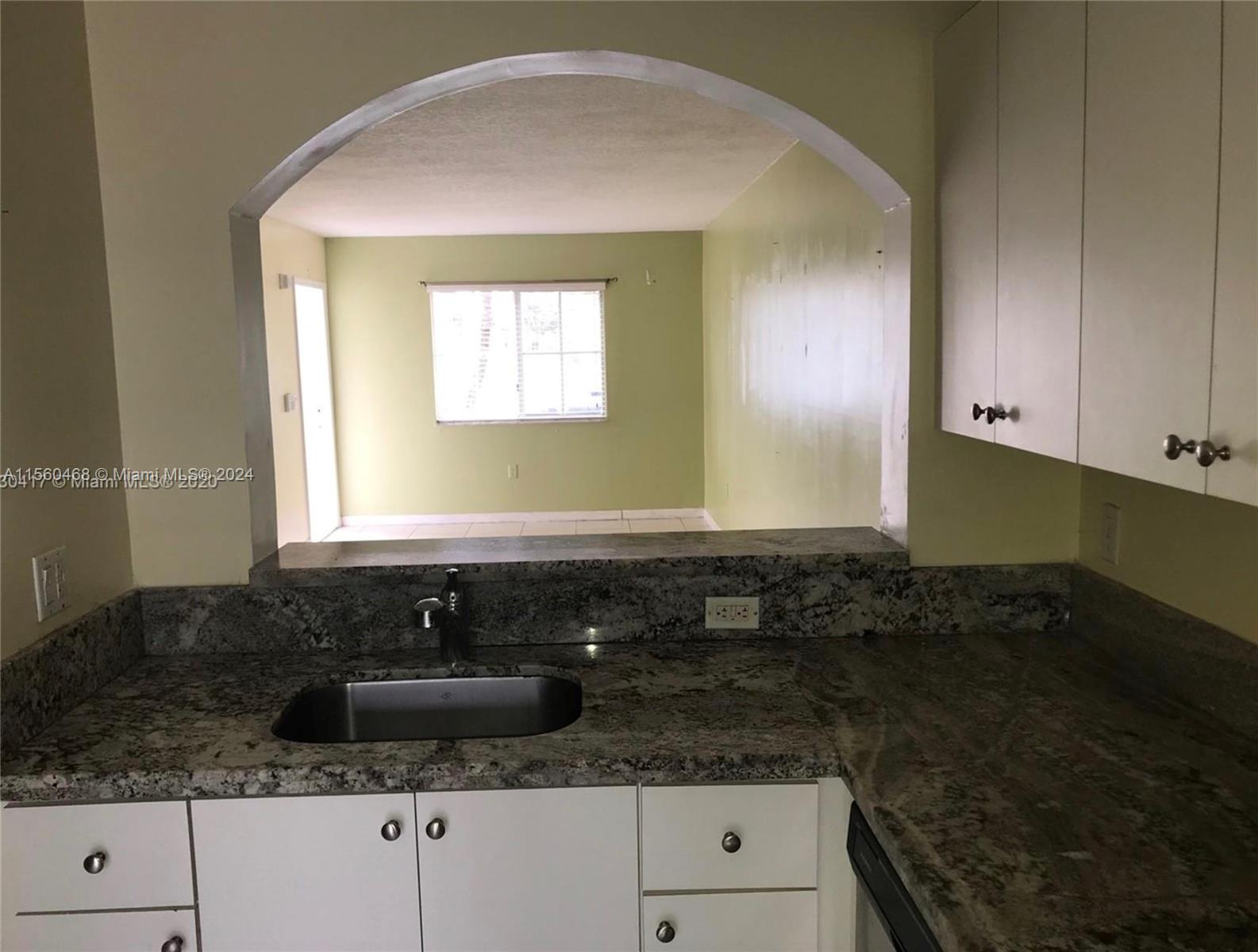 2701 SE 12th Pl 102, Homestead, Florida 33035, 2 Bedrooms Bedrooms, ,2 BathroomsBathrooms,Residentiallease,For Rent,2701 SE 12th Pl 102,A11560468
