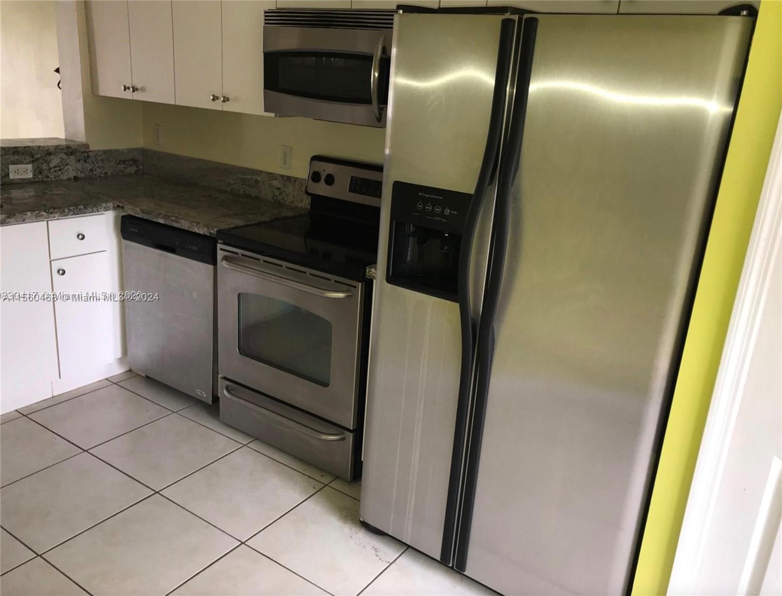 2701 SE 12th Pl 102, Homestead, Florida 33035, 2 Bedrooms Bedrooms, ,2 BathroomsBathrooms,Residentiallease,For Rent,2701 SE 12th Pl 102,A11560468