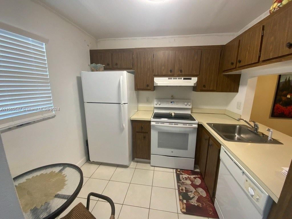 9311 Orange Grove Dr 405, Davie, Florida 33324, 1 Bedroom Bedrooms, ,1 BathroomBathrooms,Residential,For Sale,9311 Orange Grove Dr 405,A11569547