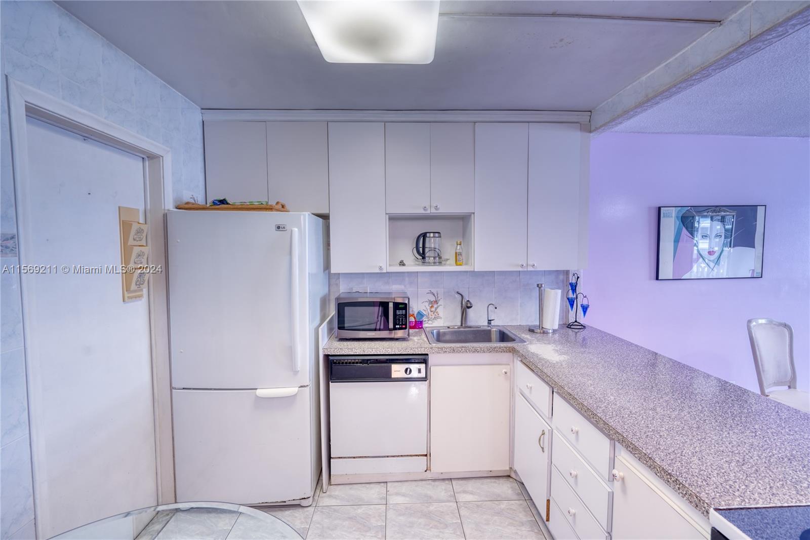 1825 S Ocean Dr 704, Hallandale Beach, Florida 33009, 1 Bedroom Bedrooms, ,1 BathroomBathrooms,Residentiallease,For Rent,1825 S Ocean Dr 704,A11569211
