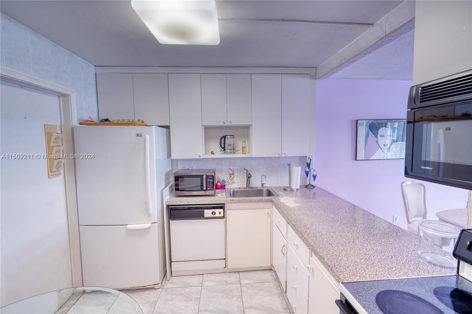 1825 S Ocean Dr 704, Hallandale Beach, Florida 33009, 1 Bedroom Bedrooms, ,1 BathroomBathrooms,Residentiallease,For Rent,1825 S Ocean Dr 704,A11569211