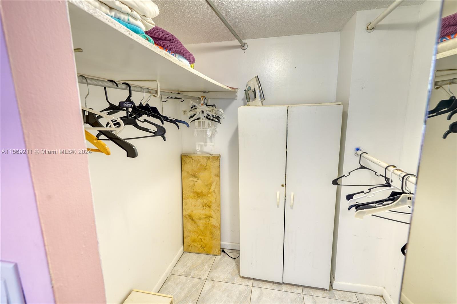 1825 S Ocean Dr 704, Hallandale Beach, Florida 33009, 1 Bedroom Bedrooms, ,1 BathroomBathrooms,Residentiallease,For Rent,1825 S Ocean Dr 704,A11569211