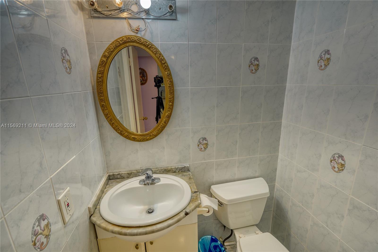 1825 S Ocean Dr 704, Hallandale Beach, Florida 33009, 1 Bedroom Bedrooms, ,1 BathroomBathrooms,Residentiallease,For Rent,1825 S Ocean Dr 704,A11569211