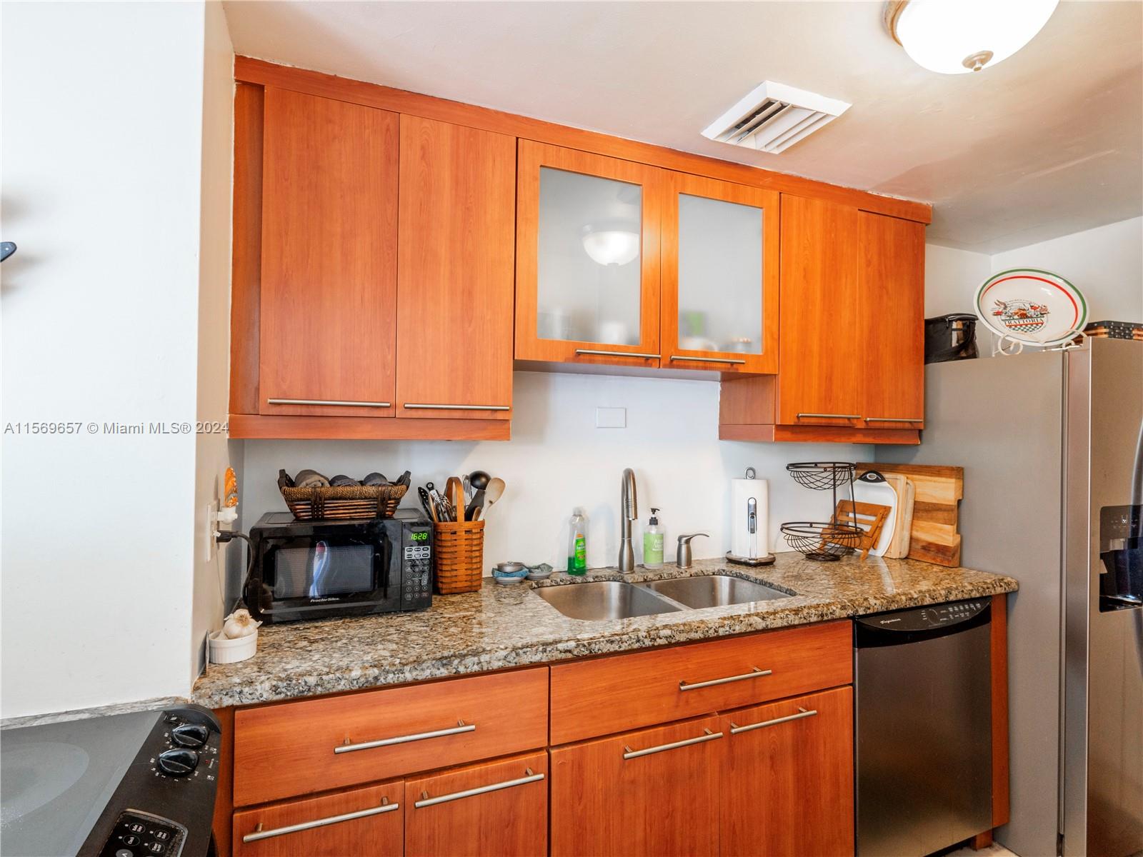880 NE 69th St 2P, Miami, Florida 33138, 1 Bedroom Bedrooms, ,1 BathroomBathrooms,Residential,For Sale,880 NE 69th St 2P,A11569657