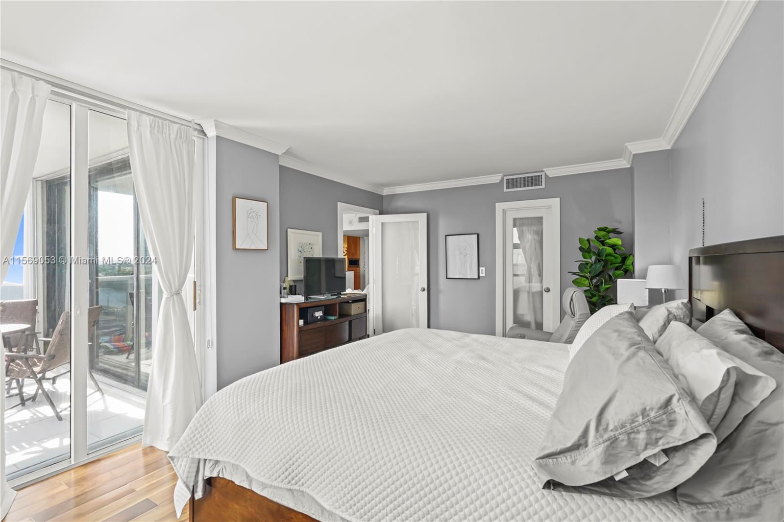 3625 N Country Club Dr 902, Aventura, Florida 33180, 2 Bedrooms Bedrooms, ,2 BathroomsBathrooms,Residential,For Sale,3625 N Country Club Dr 902,A11569053