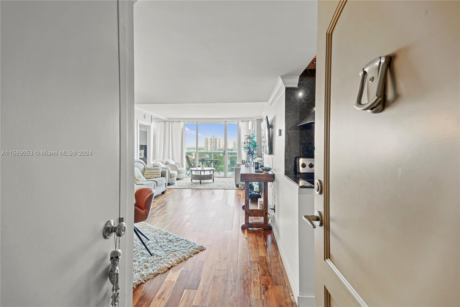 3625 N Country Club Dr 902, Aventura, Florida 33180, 2 Bedrooms Bedrooms, ,2 BathroomsBathrooms,Residential,For Sale,3625 N Country Club Dr 902,A11569053