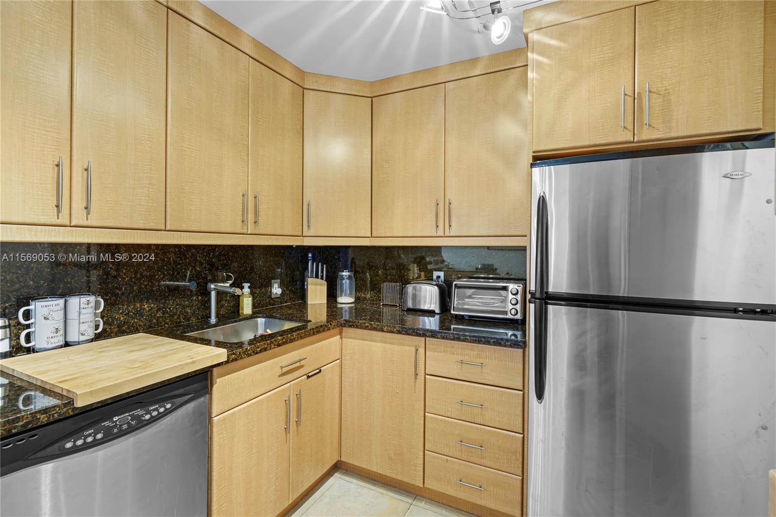 3625 N Country Club Dr 902, Aventura, Florida 33180, 2 Bedrooms Bedrooms, ,2 BathroomsBathrooms,Residential,For Sale,3625 N Country Club Dr 902,A11569053