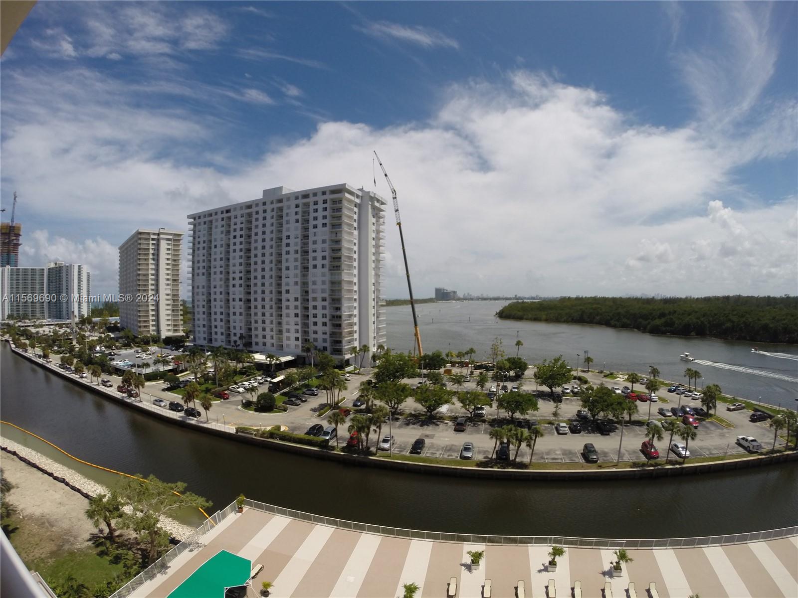 400 Kings Point Dr 905, Sunny Isles Beach, Florida 33160, 1 Bedroom Bedrooms, ,1 BathroomBathrooms,Residential,For Sale,400 Kings Point Dr 905,A11569690