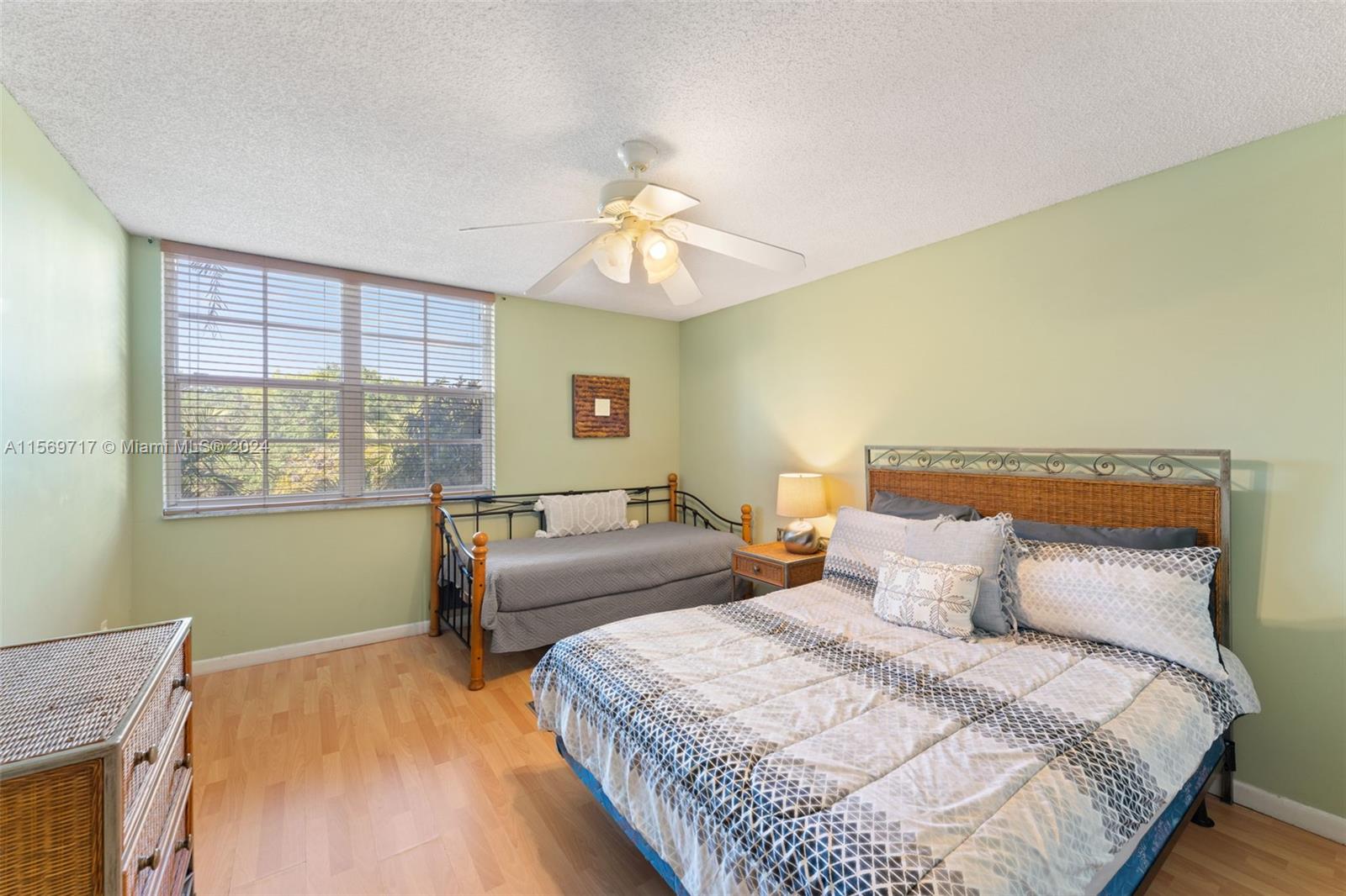 19801 E Country Club Dr 4301, Aventura, Florida 33180, 2 Bedrooms Bedrooms, ,2 BathroomsBathrooms,Residential,For Sale,19801 E Country Club Dr 4301,A11569717