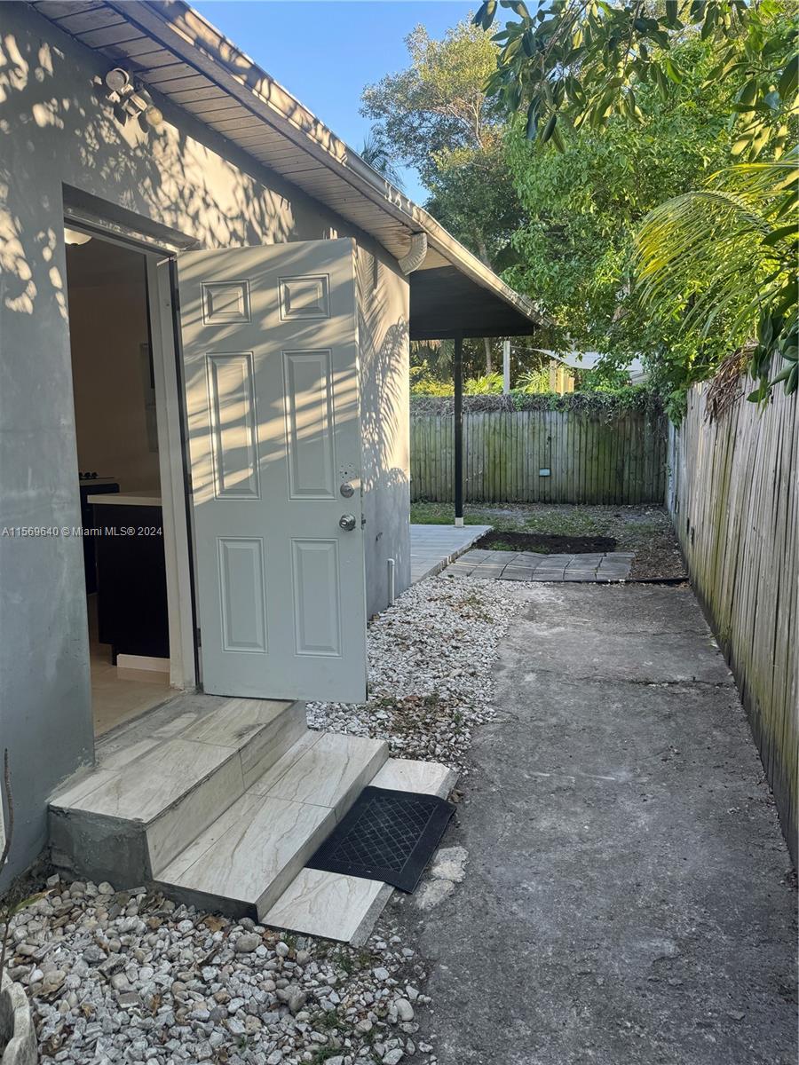 56 NW 60th St Back, Miami, Florida 33127, 2 Bedrooms Bedrooms, ,1 BathroomBathrooms,Residentiallease,For Rent,56 NW 60th St Back,A11569640