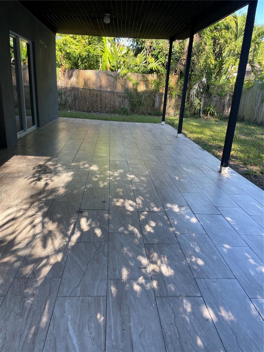 56 NW 60th St Back, Miami, Florida 33127, 2 Bedrooms Bedrooms, ,1 BathroomBathrooms,Residentiallease,For Rent,56 NW 60th St Back,A11569640