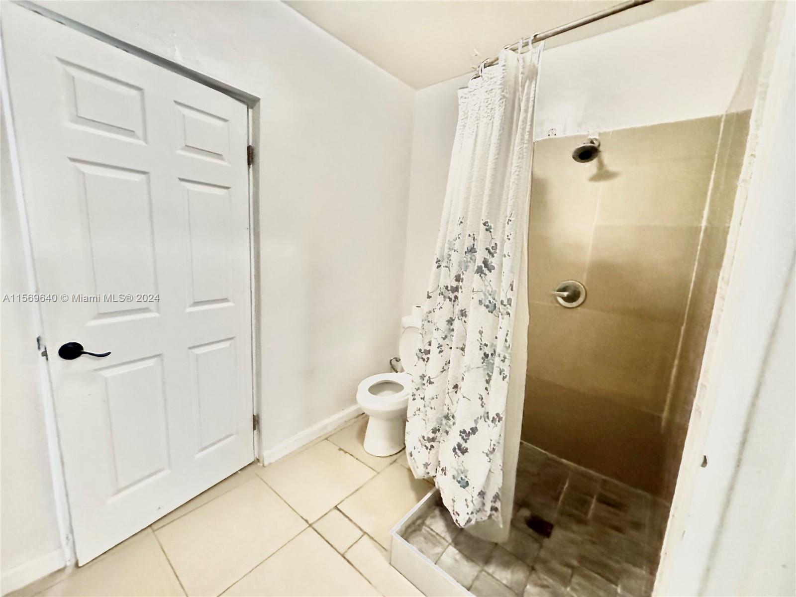 56 NW 60th St Back, Miami, Florida 33127, 2 Bedrooms Bedrooms, ,1 BathroomBathrooms,Residentiallease,For Rent,56 NW 60th St Back,A11569640