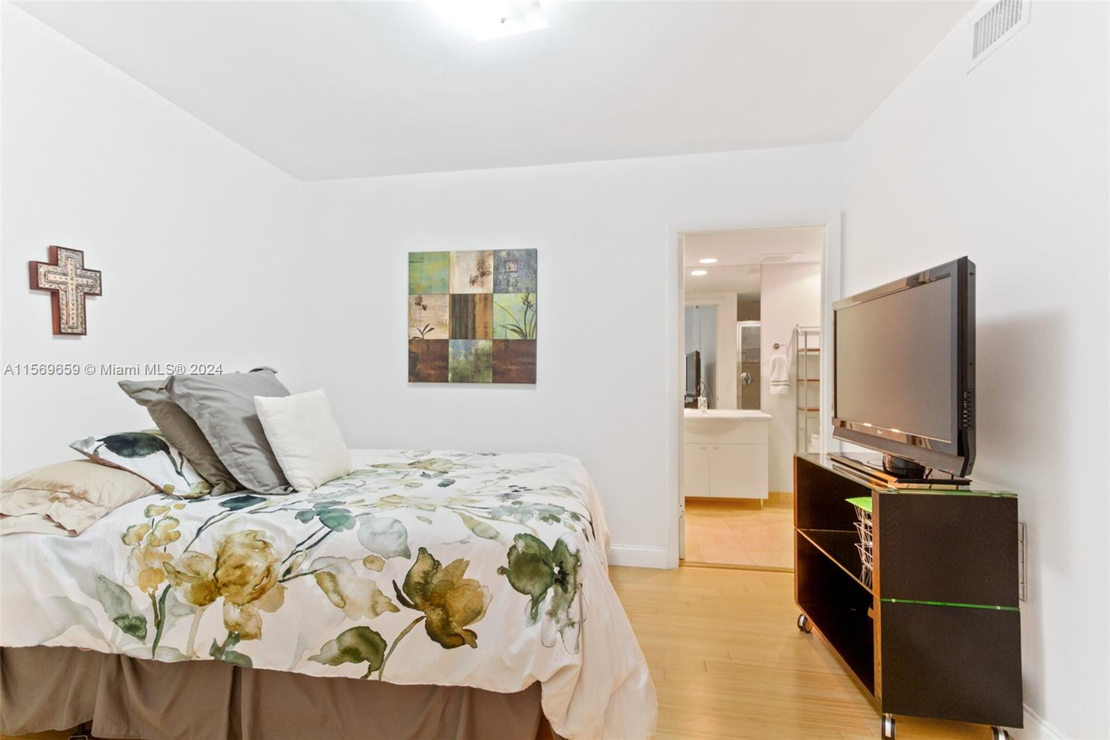 1800 S OCEAN DR 1404, Hallandale Beach, Florida 33009, 3 Bedrooms Bedrooms, ,3 BathroomsBathrooms,Residentiallease,For Rent,1800 S OCEAN DR 1404,A11569659