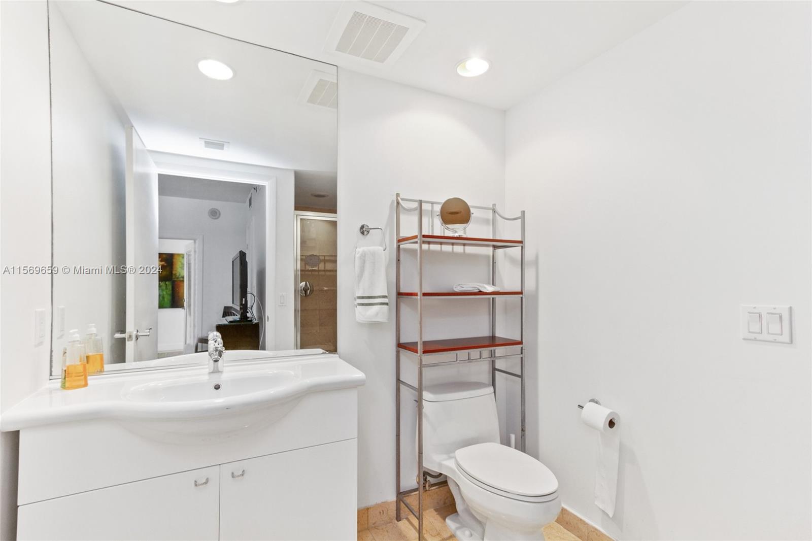1800 S OCEAN DR 1404, Hallandale Beach, Florida 33009, 3 Bedrooms Bedrooms, ,3 BathroomsBathrooms,Residentiallease,For Rent,1800 S OCEAN DR 1404,A11569659