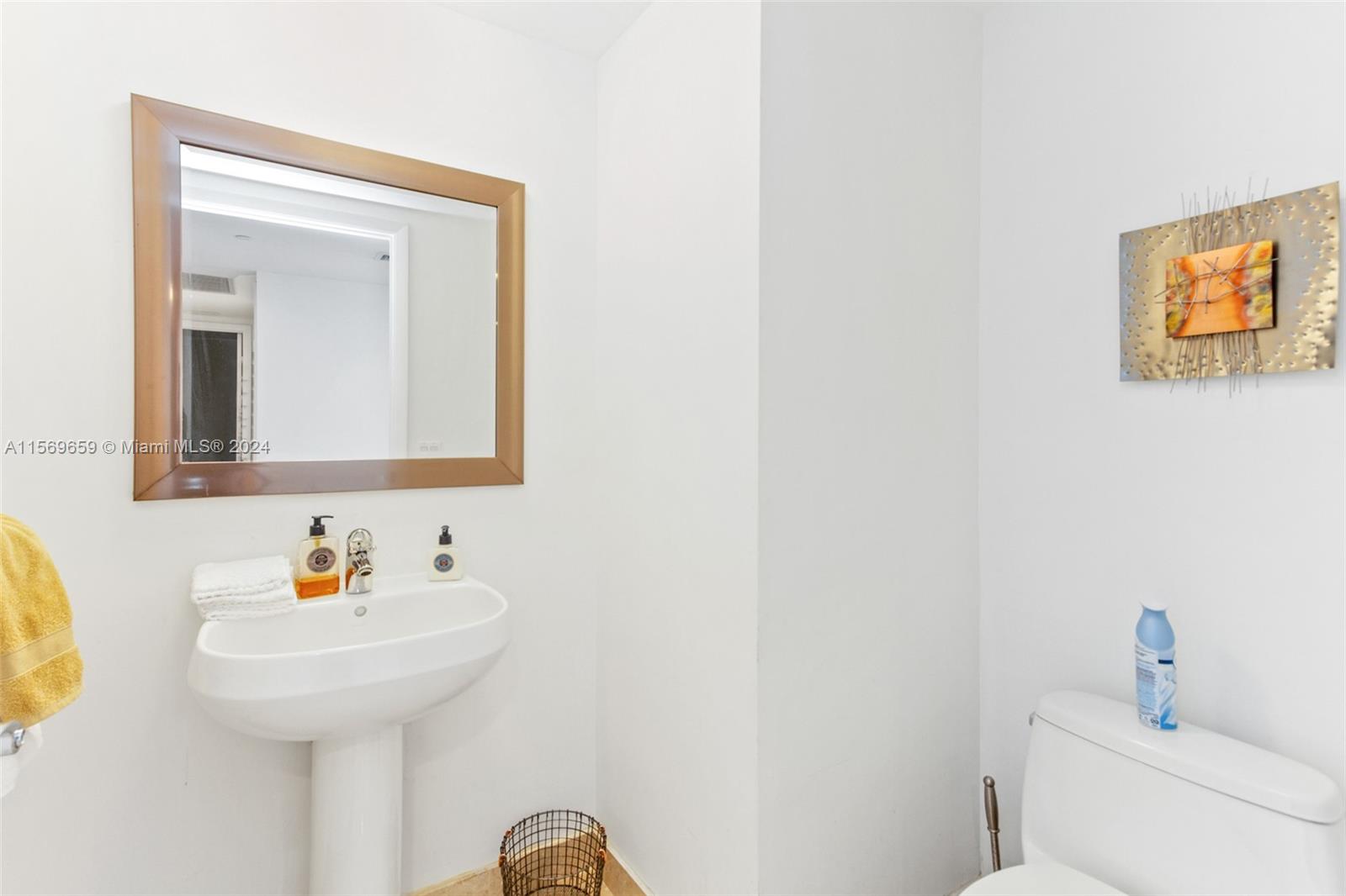 1800 S OCEAN DR 1404, Hallandale Beach, Florida 33009, 3 Bedrooms Bedrooms, ,3 BathroomsBathrooms,Residentiallease,For Rent,1800 S OCEAN DR 1404,A11569659