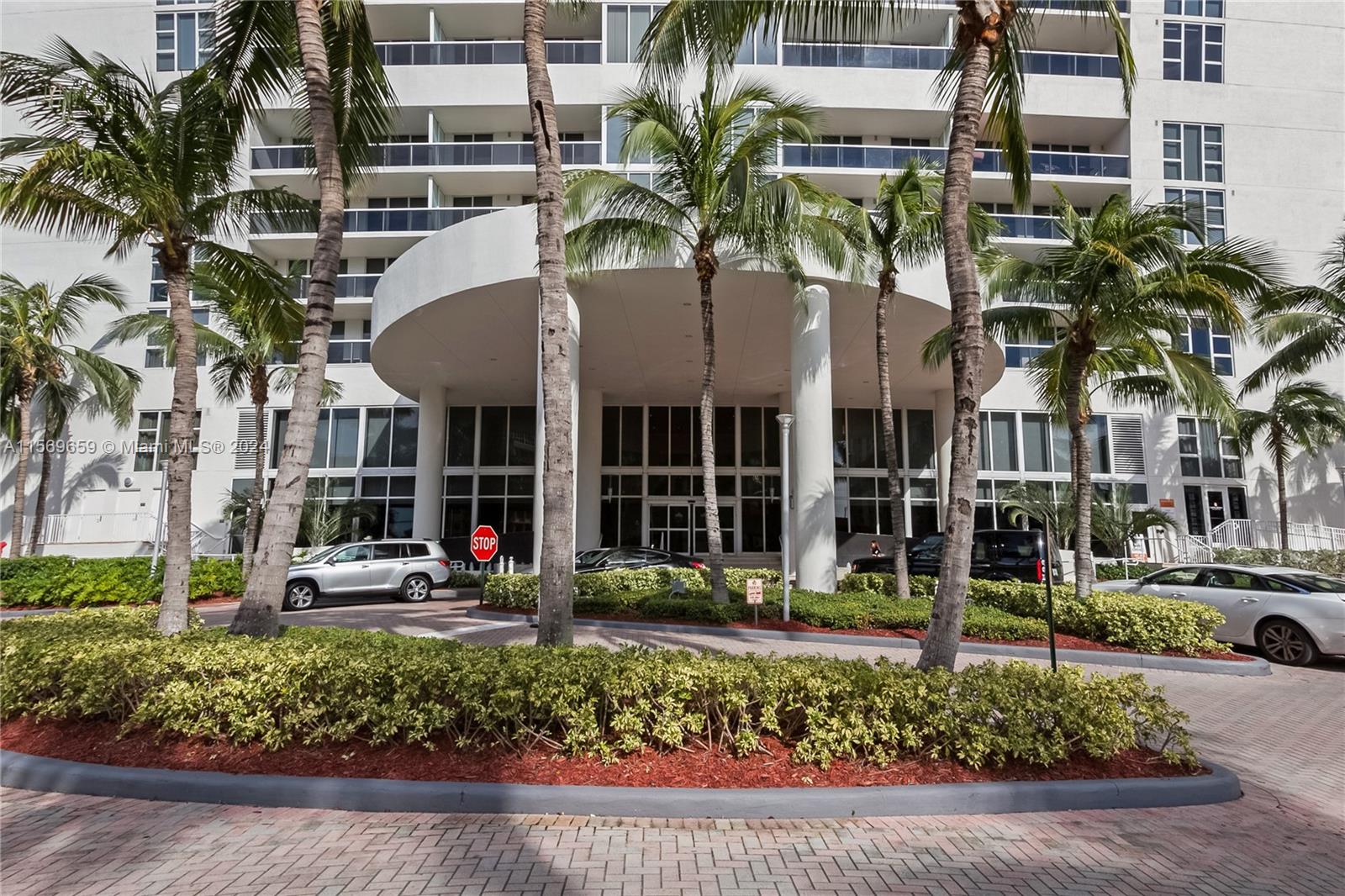 1800 S OCEAN DR 1404, Hallandale Beach, Florida 33009, 3 Bedrooms Bedrooms, ,3 BathroomsBathrooms,Residentiallease,For Rent,1800 S OCEAN DR 1404,A11569659