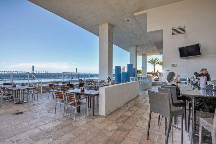 1800 S OCEAN DR 1404, Hallandale Beach, Florida 33009, 3 Bedrooms Bedrooms, ,3 BathroomsBathrooms,Residentiallease,For Rent,1800 S OCEAN DR 1404,A11569659
