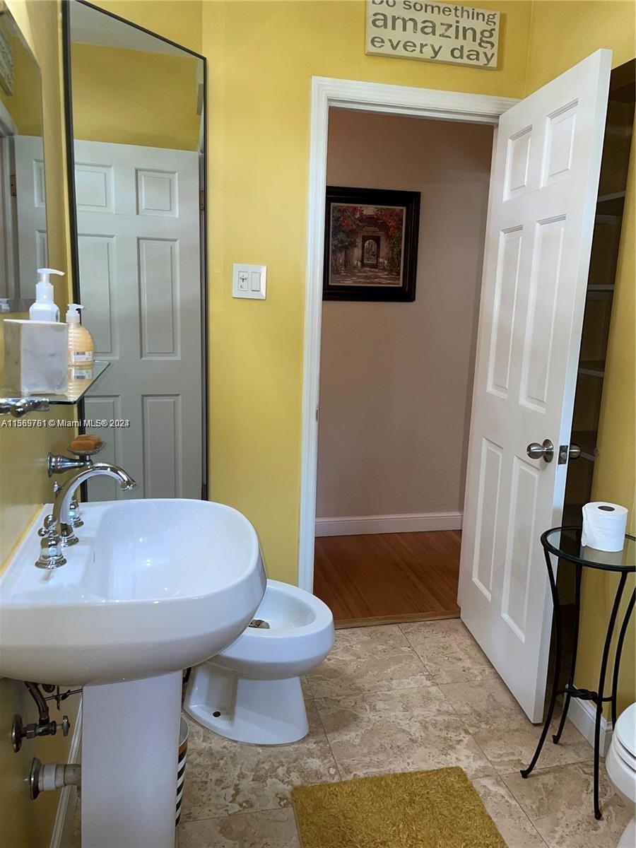 203 NE 86th St, El Portal, Florida 33138, 2 Bedrooms Bedrooms, ,1 BathroomBathrooms,Residentiallease,For Rent,203 NE 86th St,A11569761