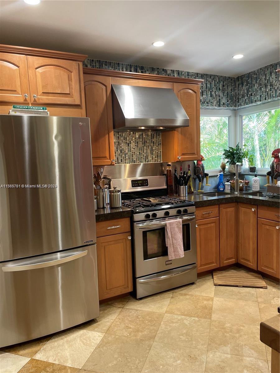 203 NE 86th St, El Portal, Florida 33138, 2 Bedrooms Bedrooms, ,1 BathroomBathrooms,Residentiallease,For Rent,203 NE 86th St,A11569761