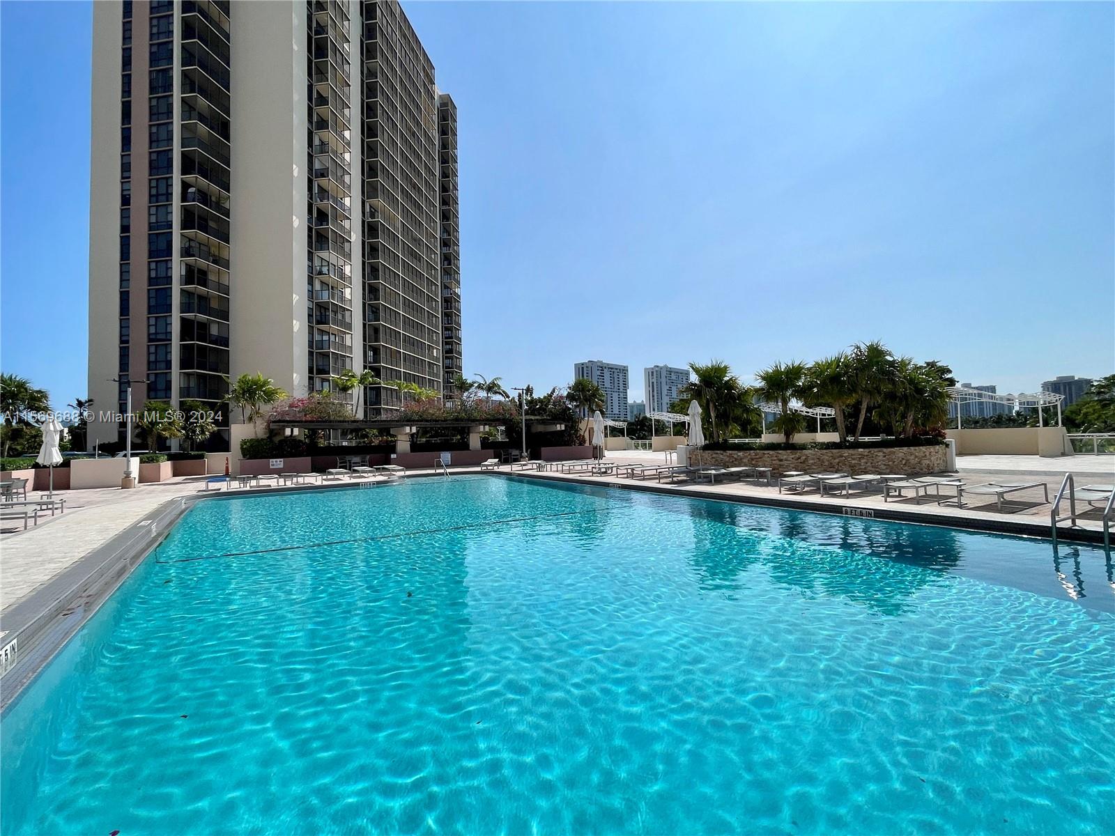 20301 W Country Club Dr 425, Aventura, Florida 33180, 1 Bedroom Bedrooms, ,1 BathroomBathrooms,Residentiallease,For Rent,20301 W Country Club Dr 425,A11569688