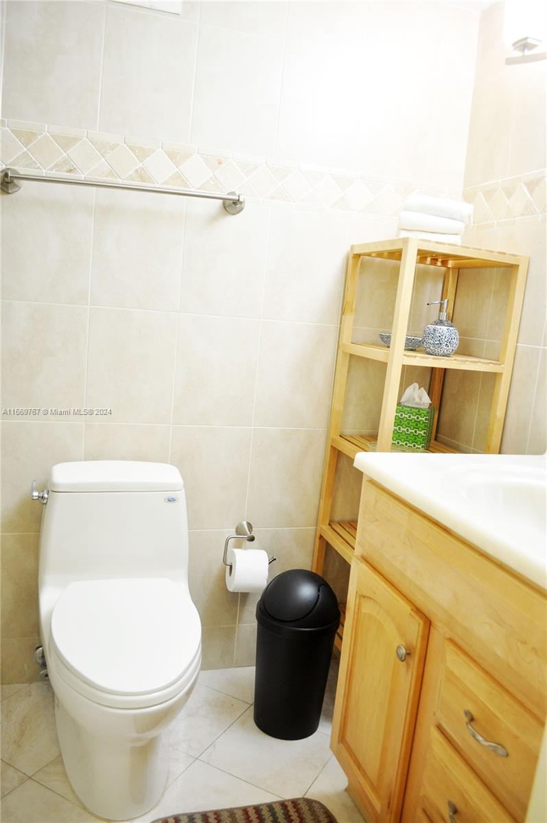 100 Lincoln Rd 534, Miami Beach, Florida 33139, 1 Bedroom Bedrooms, ,1 BathroomBathrooms,Residentiallease,For Rent,100 Lincoln Rd 534,A11569767