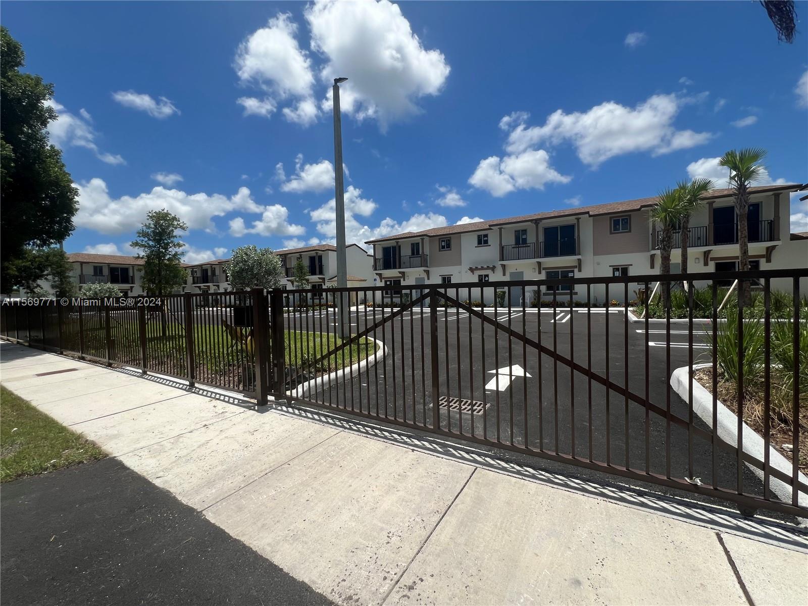 199 N Redland Rd B1, Florida City, Florida 33034, 3 Bedrooms Bedrooms, ,2 BathroomsBathrooms,Residentiallease,For Rent,199 N Redland Rd B1,A11569771
