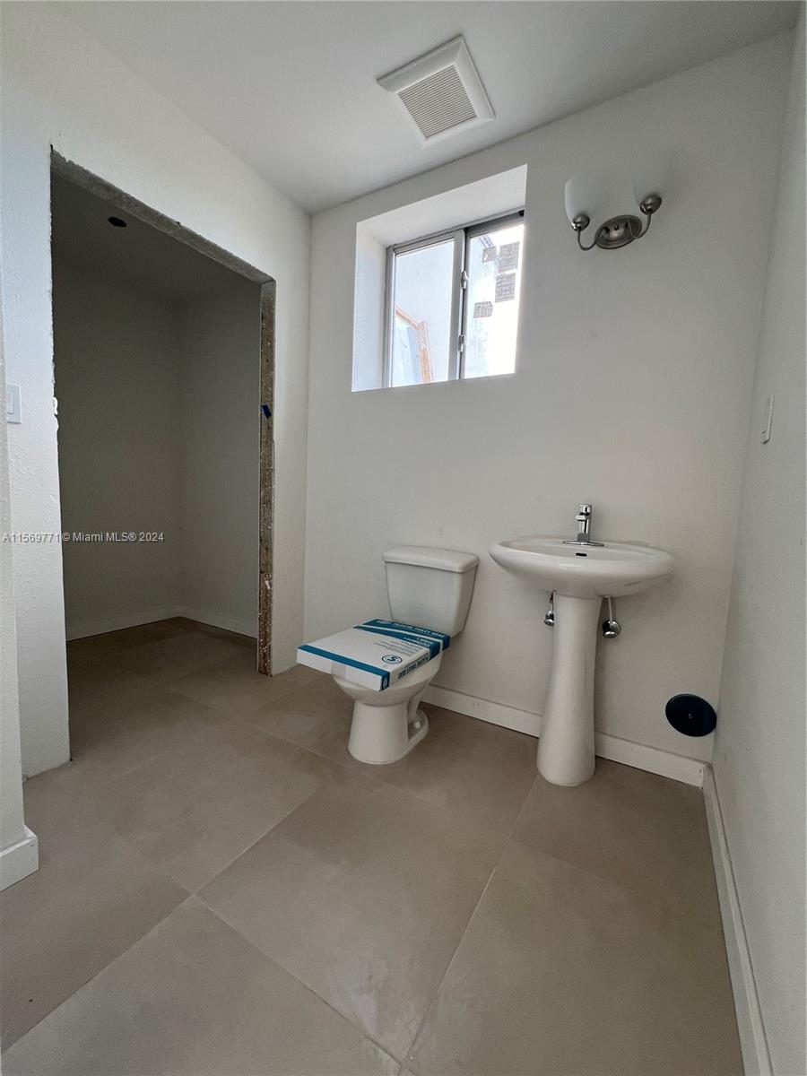199 N Redland Rd B1, Florida City, Florida 33034, 3 Bedrooms Bedrooms, ,2 BathroomsBathrooms,Residentiallease,For Rent,199 N Redland Rd B1,A11569771