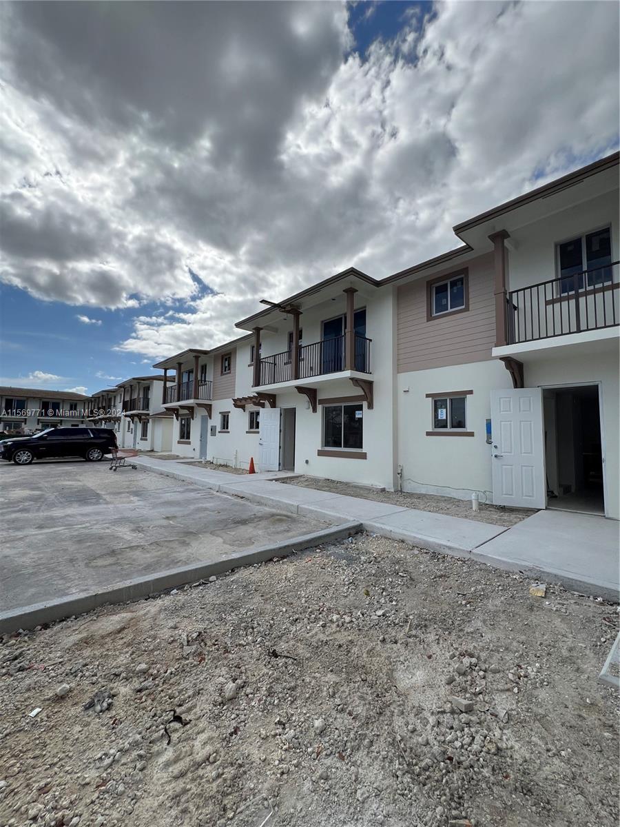 199 N Redland Rd B1, Florida City, Florida 33034, 3 Bedrooms Bedrooms, ,2 BathroomsBathrooms,Residentiallease,For Rent,199 N Redland Rd B1,A11569771