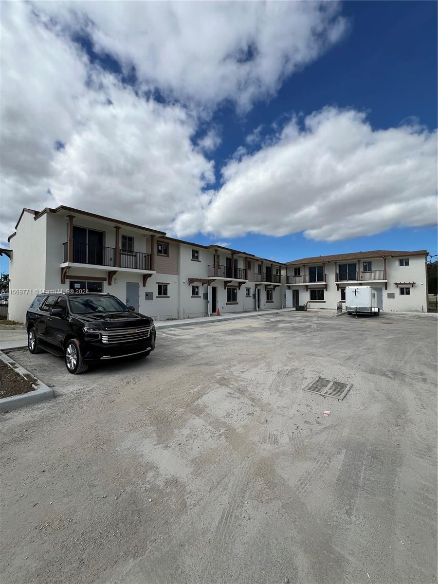 199 N Redland Rd B1, Florida City, Florida 33034, 3 Bedrooms Bedrooms, ,2 BathroomsBathrooms,Residentiallease,For Rent,199 N Redland Rd B1,A11569771
