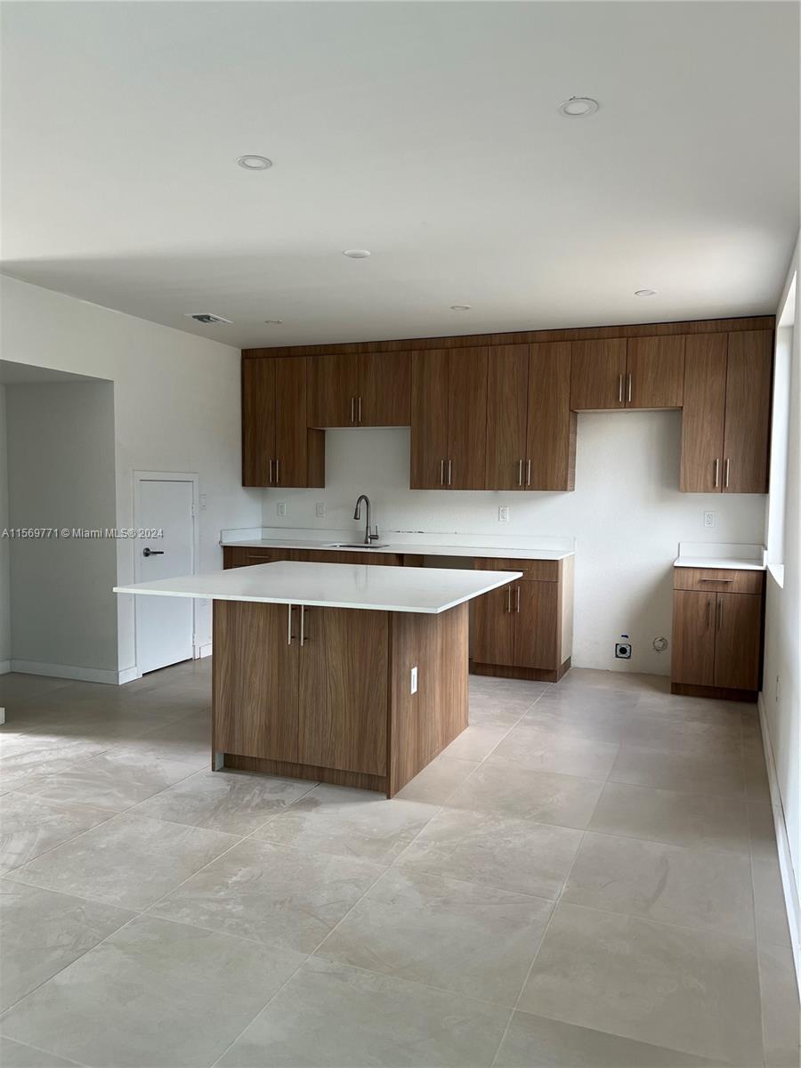 199 N Redland Rd B1, Florida City, Florida 33034, 3 Bedrooms Bedrooms, ,2 BathroomsBathrooms,Residentiallease,For Rent,199 N Redland Rd B1,A11569771