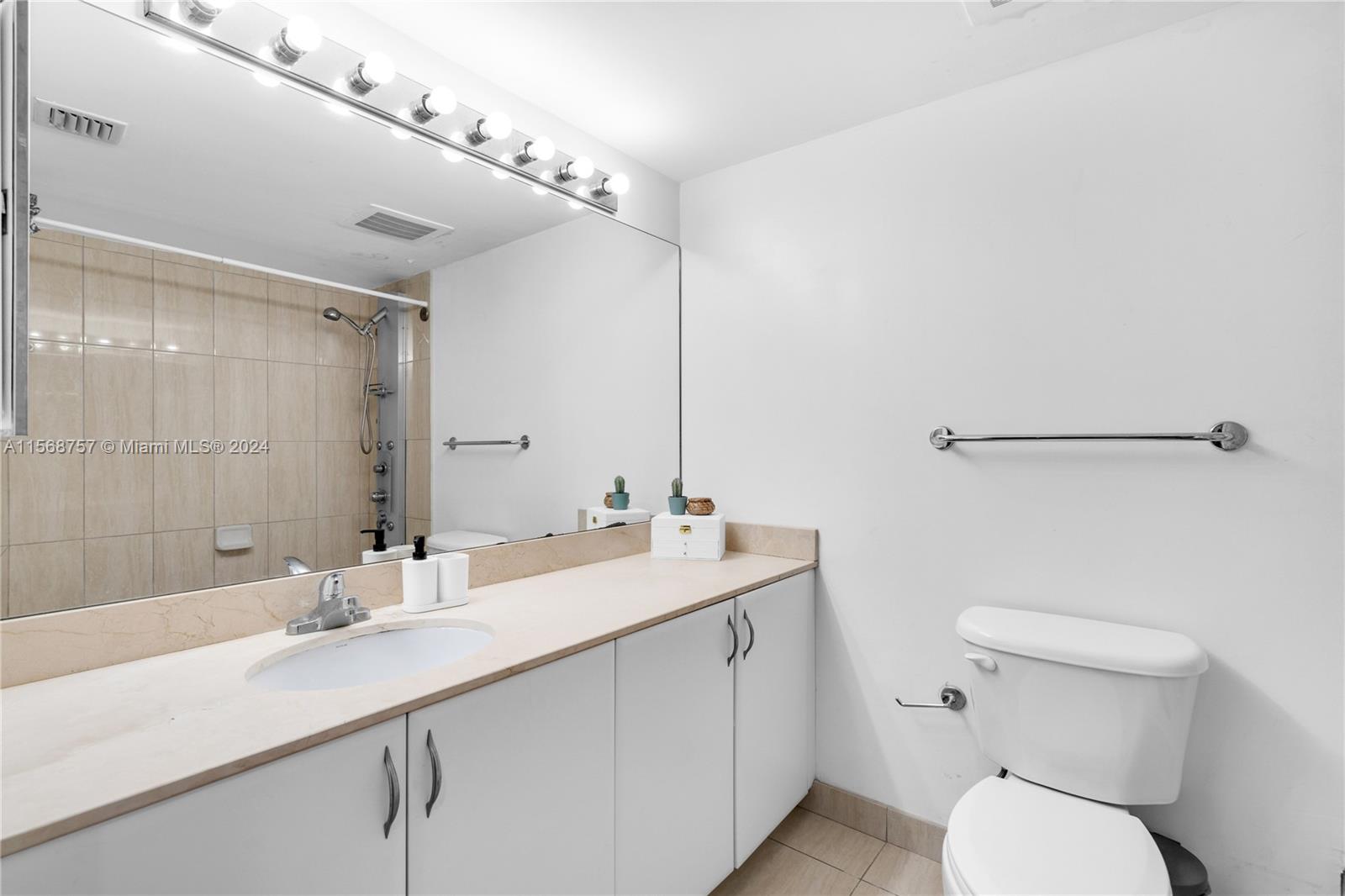 1750 N Bayshore Dr 2508, Miami, Florida 33132, ,1 BathroomBathrooms,Residentiallease,For Rent,1750 N Bayshore Dr 2508,A11568757