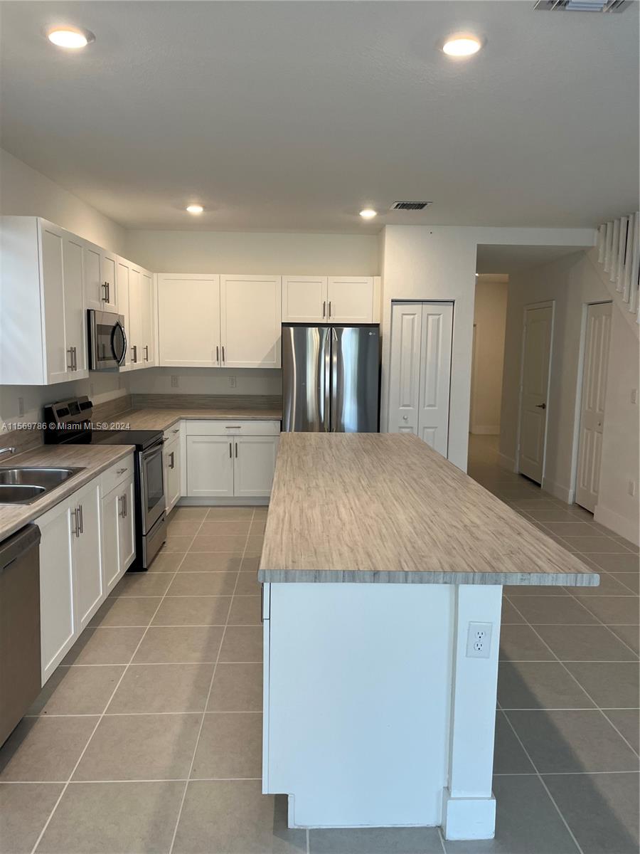 25274 SW 107th Ct, Homestead, Florida 33032, 4 Bedrooms Bedrooms, ,3 BathroomsBathrooms,Residential,For Sale,25274 SW 107th Ct,A11569786