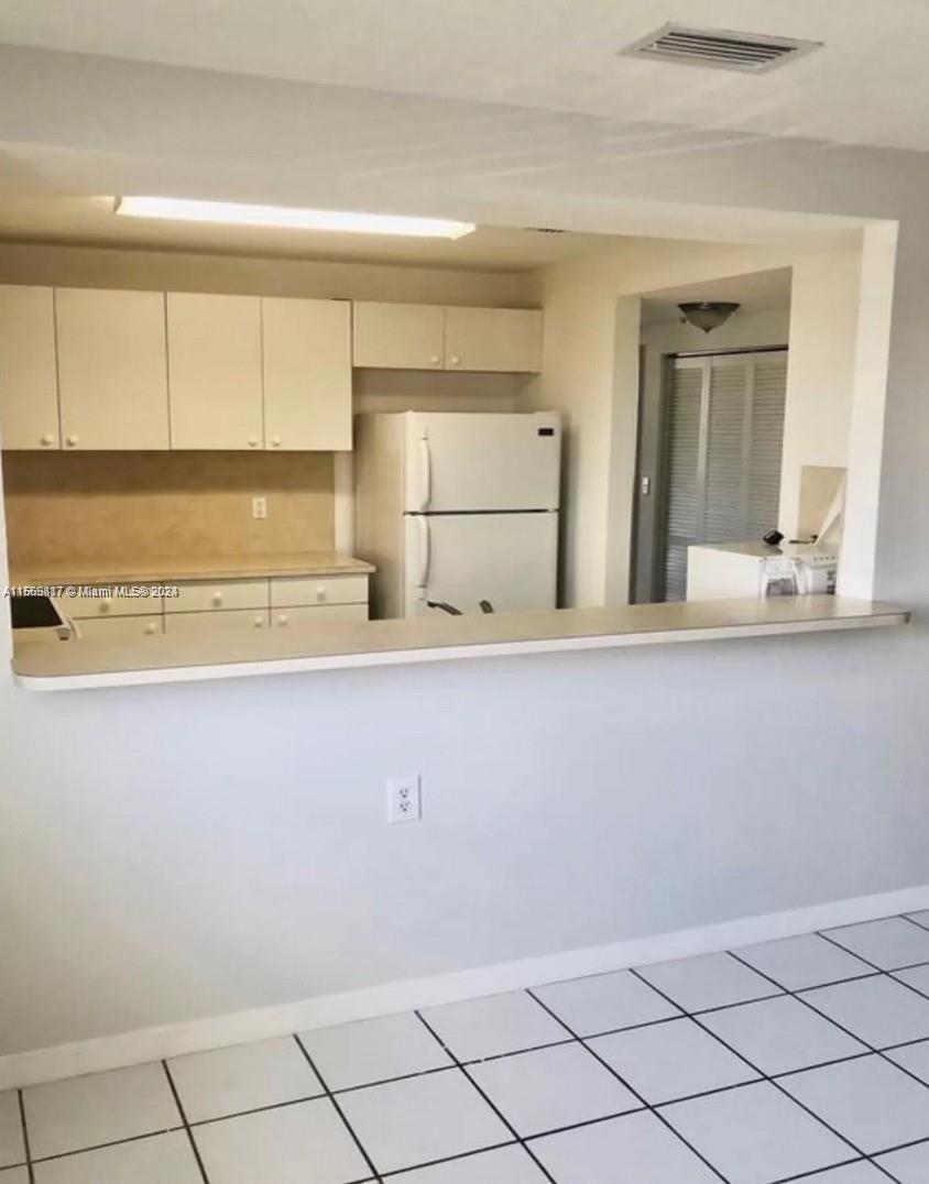 1627 NW 18th St 304, Miami, Florida 33125, 2 Bedrooms Bedrooms, ,2 BathroomsBathrooms,Residentiallease,For Rent,1627 NW 18th St 304,A11569817