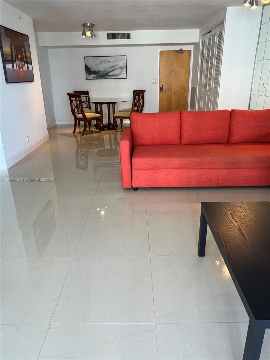 9195 Collins Ave 1011, Surfside, Florida 33154, 1 Bedroom Bedrooms, ,1 BathroomBathrooms,Residentiallease,For Rent,9195 Collins Ave 1011,A11569653