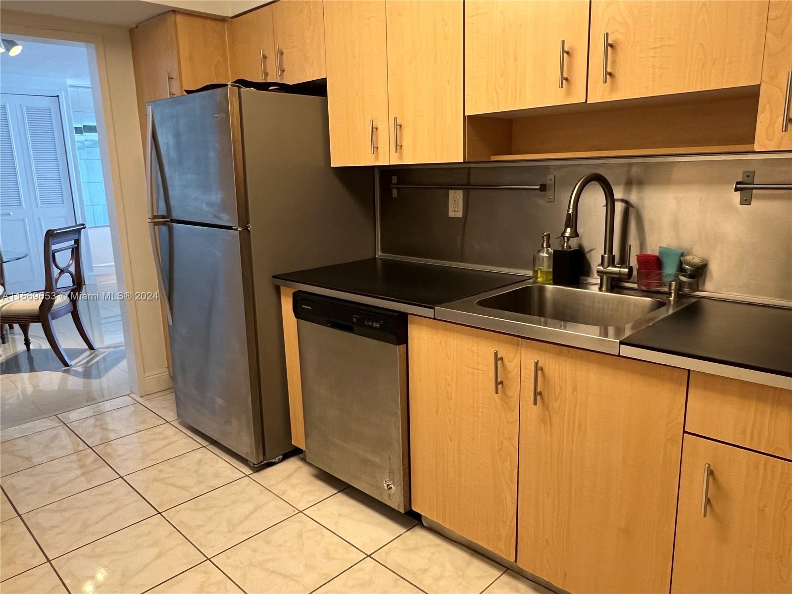 9195 Collins Ave 1011, Surfside, Florida 33154, 1 Bedroom Bedrooms, ,1 BathroomBathrooms,Residentiallease,For Rent,9195 Collins Ave 1011,A11569653